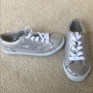 New, girls, size 12 silver tennis shoes